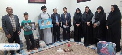 ویژه برنامه  لاله های روشن در بندر امام خمینی برگزار شد