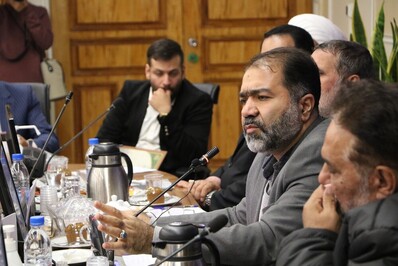 نشست استاندار اصفهان با جمعی از مسؤلان هیئات مذهبی و ذاکران اهل بیت(ع)