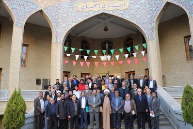 نشست استاندار اصفهان با جمعی از مسؤلان هیئات مذهبی و ذاکران اهل بیت(ع)