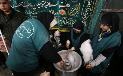 راهپیمایی بزرگ نیمه شعبان زیر بارش برف در اصفهان