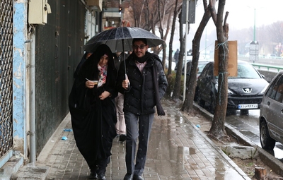 راهپیمایی بزرگ نیمه شعبان زیر بارش برف در اصفهان