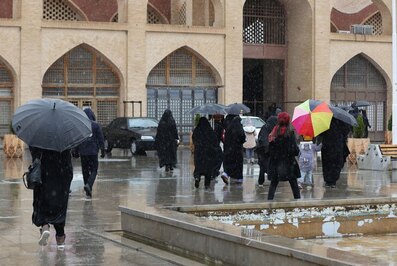 راهپیمایی بزرگ نیمه شعبان زیر بارش برف در اصفهان