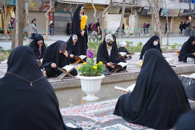 مراسم جزء‌خوانی قرآن در گذر فرهنگی چهارباغ اصفهان برگزار می‌شود