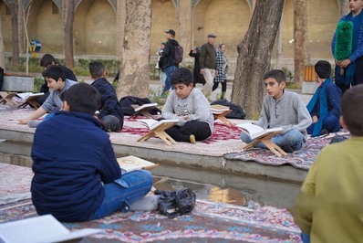 مراسم جزء‌خوانی قرآن در گذر فرهنگی چهارباغ اصفهان برگزار می‌شود