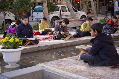 مراسم جزء‌خوانی قرآن در گذر فرهنگی چهارباغ اصفهان برگزار می‌شود