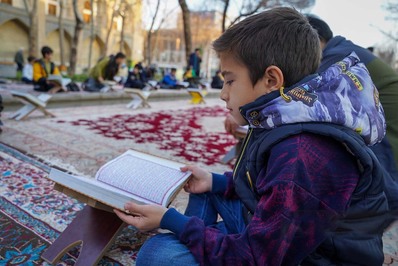 مراسم جزء‌خوانی قرآن در گذر فرهنگی چهارباغ اصفهان برگزار می‌شود
