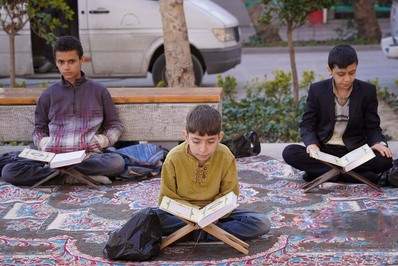 مراسم جزء‌خوانی قرآن در گذر فرهنگی چهارباغ اصفهان برگزار می‌شود