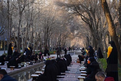 مراسم جزء‌خوانی قرآن در گذر فرهنگی چهارباغ اصفهان برگزار می‌شود
