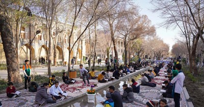 مراسم جزء‌خوانی قرآن در گذر فرهنگی چهارباغ اصفهان برگزار می‌شود