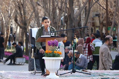 جزء‌خوانی قرآن کریم در چهارباغ اصفهان در حال برگزاری است