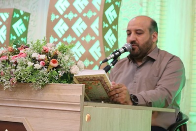 آیین رونمایی از پوستر «زندگی با آیه‌ها» در حرم شاهچراغ (ع) برگزار شد