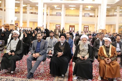 آیین رونمایی از پوستر «زندگی با آیه‌ها» در حرم شاهچراغ (ع) برگزار شد