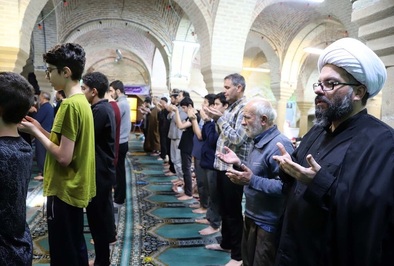 حضور پرشور جوانان در اعتکاف دهه آخر رمضان همدان