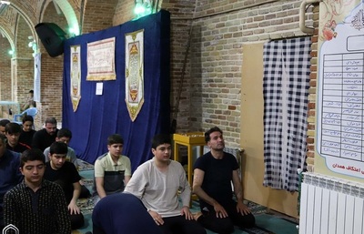 حضور پرشور جوانان در اعتکاف دهه آخر رمضان همدان
