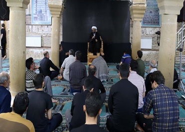 حضور پرشور جوانان در اعتکاف دهه آخر رمضان همدان