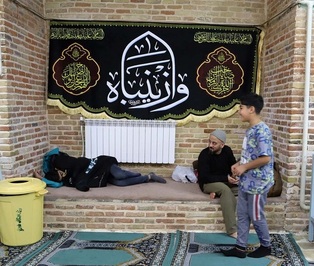 حضور پرشور جوانان در اعتکاف دهه آخر رمضان همدان