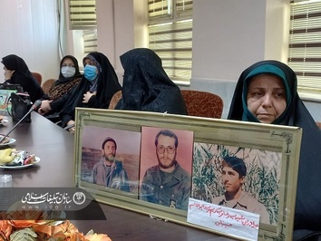 نشست ریحانه های صبور با موضوع راویان مقاومت در گلستان