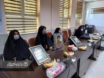 نشست ریحانه های صبور با موضوع راویان مقاومت در گلستان