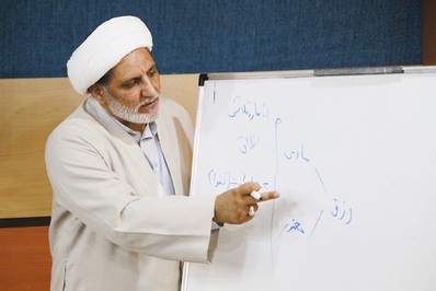 دوره آموزشی نماز و فرزند پروری در مجتمع فرهنگی کوثر اصفهان برگزار شد