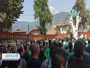 مراسم عزاداری "کمر به کمر" شهرستان رامیان در عاشورای حسینی