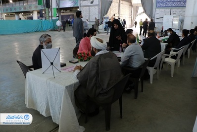 راه اندازی میز خدمت تبلیغات اسلامی استان اصفهان در مصلای نماز جمعه