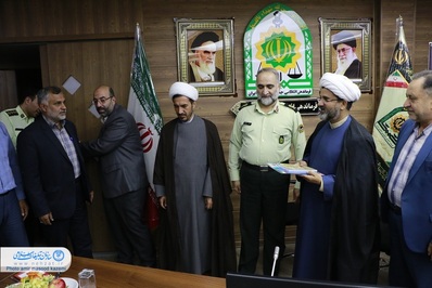 حضور مدیر کل تبلیغات اسلامی استان به همراه مسئولین تشکل‌های دینی در فرماندهی نیروی انتظامی