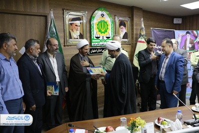 حضور مدیر کل تبلیغات اسلامی استان به همراه مسئولین تشکل‌های دینی در فرماندهی نیروی انتظامی