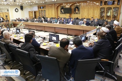جمعی از مداحان استان اصفهان با معاون سیاسی، امنیتی و اجتماعی استاندار دیدار کردند.