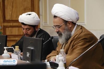 جمعی از مداحان استان اصفهان با معاون سیاسی، امنیتی و اجتماعی استاندار دیدار کردند.