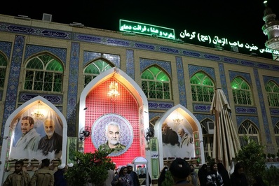 حضور مدیرکل و رؤسای تبلیغات اسلامی استان اصفهان در گلستان شهدای کرمان