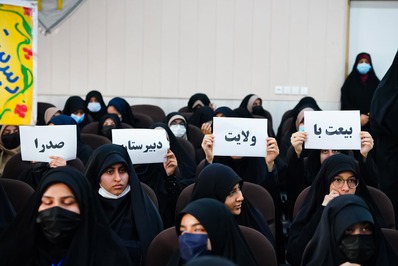 امام جمعه اهواز، پاسخگوی سئؤالات دختران مدارس صدرا