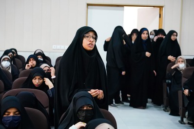 امام جمعه اهواز، پاسخگوی سئؤالات دختران مدارس صدرا