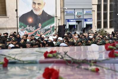 پیکر هشت شهید گمنام در سنندج تشییع شد