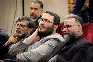 رونمایی از پرده نقالی وقایع انقلاب اسلامی در شب شعر «انقلاب»