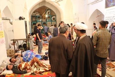 استاندار و مدیر کل تبلیغات اسلامی استان اصفهان از مساجد دانش آموزی اعتکاف بازدید کردند