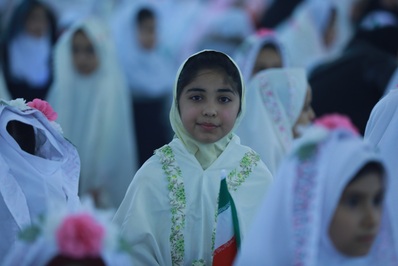اجتماع ۴۰۰۰ نفری دختران دانش‌آموز در جشن «فرشته‌ها»