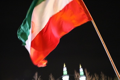 پویش پرچم افتخار در جشن بزرگ ملت برگزار شد