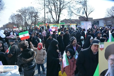 حضور پررنگ اداره کل تبلیغات اسلامی آذربایجان شرقی در راهپیمایی ۲۲ بهمن