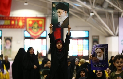 بیعت بانوان اصفهانی با ولایت در سالروز قیام پانزده خرداد ۱۳۴۲