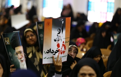 بیعت بانوان اصفهانی با ولایت در سالروز قیام پانزده خرداد ۱۳۴۲