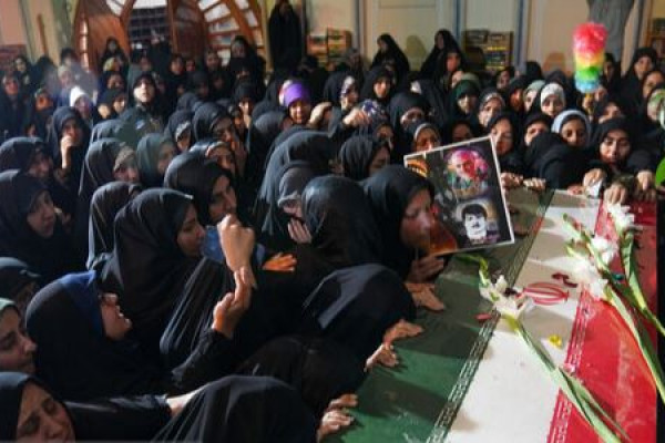 تشییع پیکر شهیده معصومه کرباسی در مسجد دانشگاه شیراز