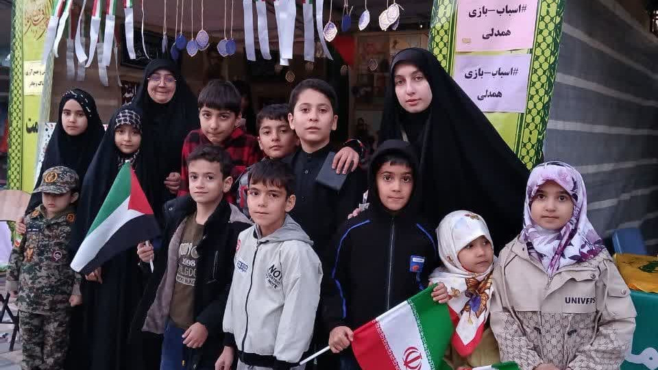 غرفه کودکان اردبیل در همایش «ایران همدل»