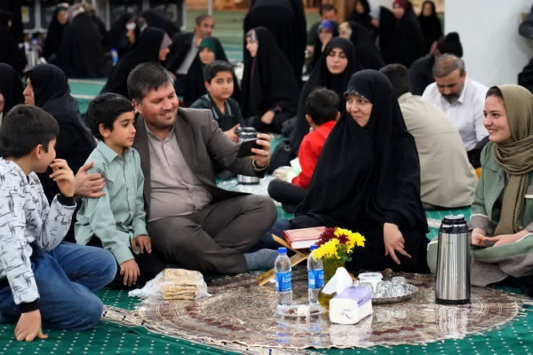 محفل قرآنی خانوادگی و افطاری ساده در مصلی خاتم الانبیا زنجان برگزار می شود