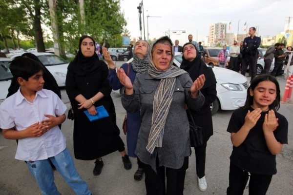 مراسم اهتزاز پرچم رضوی بر فراز همدان