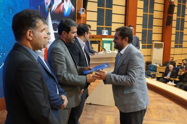 ششمین سال درخشش روابط عمومی و مرکز رسانه سپهر اداره کل تبلیغات همدان بعنوان رتبه برتر استان