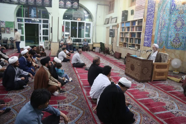 جلسه هفتگی اخلاق در شهرکرد