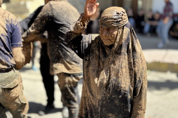 آئین «گل‌گیران» بیجار در عاشورای حسینی