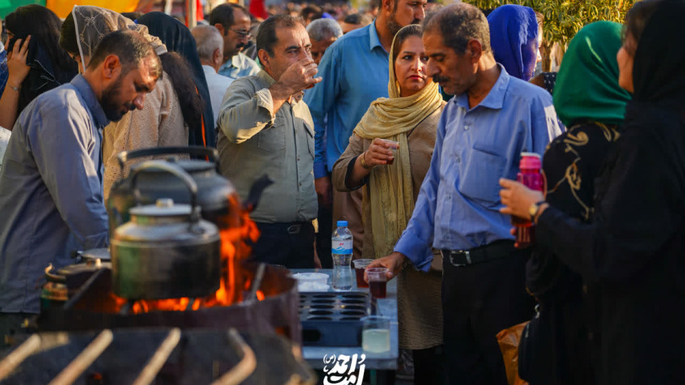 شادی و معنویت در سنندج؛ جشن امت احمد(ص) چشم‌ها را خیره کرد