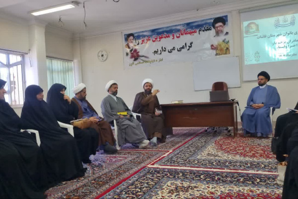 نقش بانوان در «جهاد تبیین» و «جنگ هزار مشعل