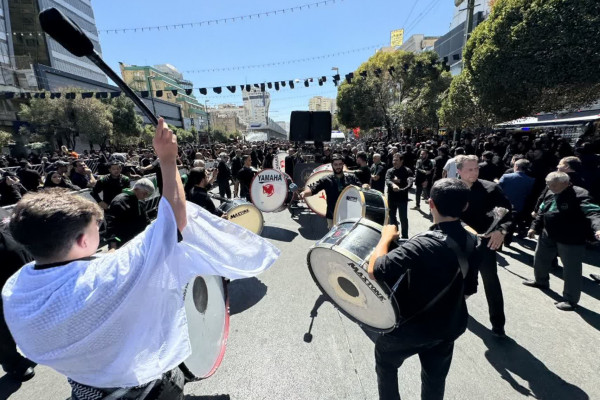 اجتماع زنجیرزنان شهرستان دماوند در شهر مشهد مقدس